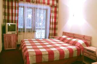 Гостиница Парк-отель Прибрежный Ярбург Красные Ткачи Двухместный номер с 2 отдельными кроватями и ванной-1
