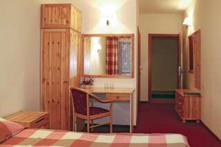 Гостиница Парк-отель Прибрежный Ярбург Красные Ткачи Двухместный номер с 2 отдельными кроватями и ванной-5