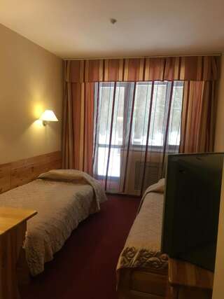 Гостиница Парк-отель Прибрежный Ярбург Красные Ткачи Небольшой двухместный номер с 1 кроватью или 2 отдельными кроватями-3
